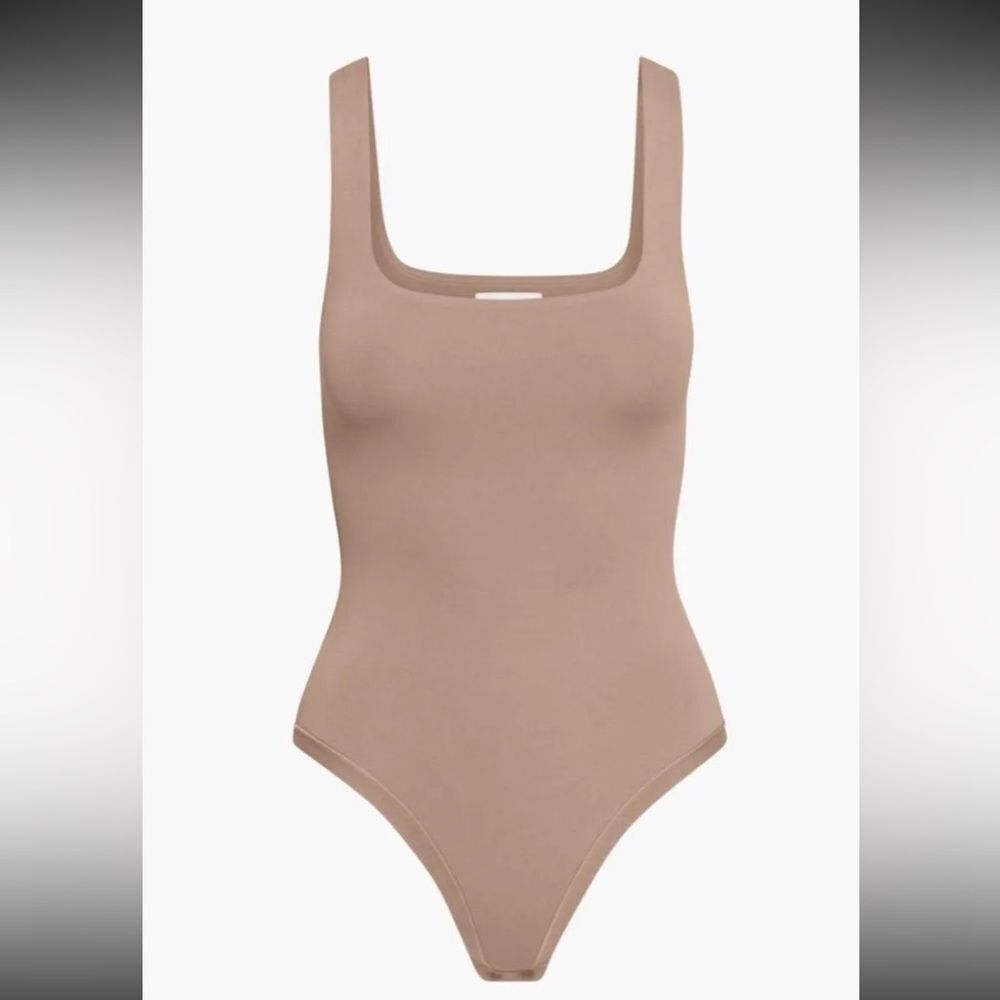 ARITZIA BABATON ORIGINAL CONTOUR SQUARENECK BODYSUIT BROWN- XS